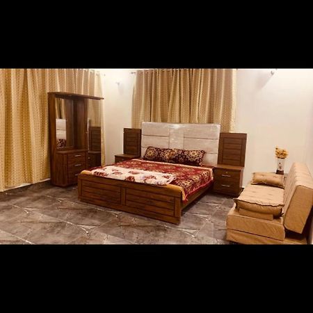 Family Stay At Bahria Khi Karachi Exterior photo